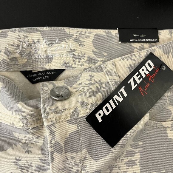 POINT ZERO Nicole Benisti Women's Floral Skinny Leg Denim Shorts - NWT - Picture 2 of 5
